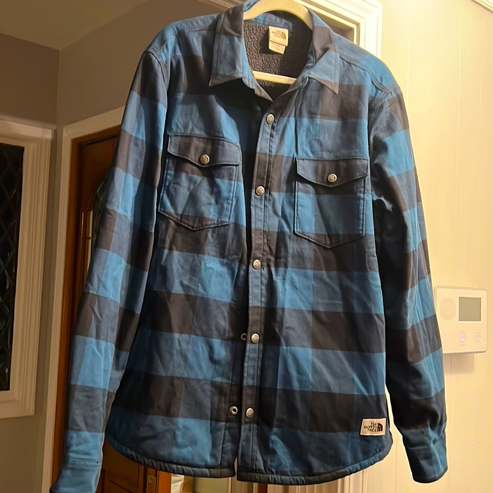 Northface shirt jac sz L men’s